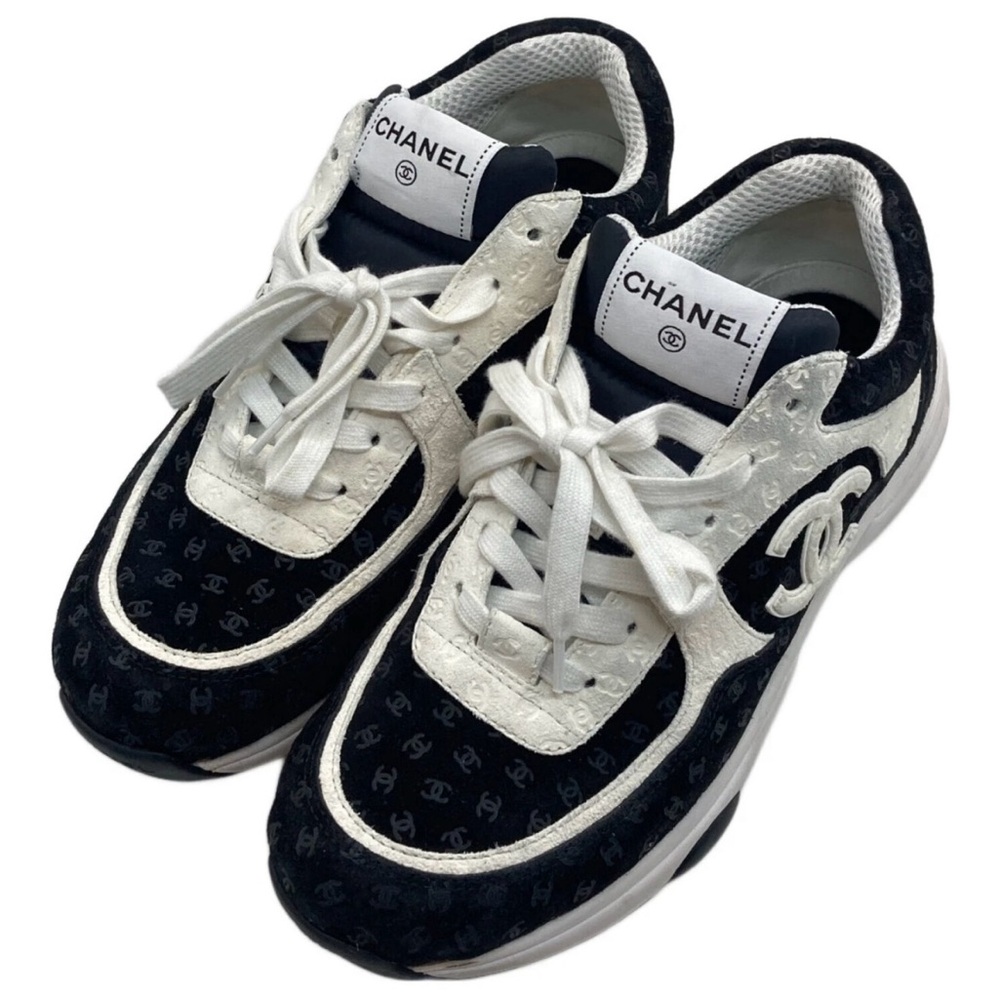 CHANEL 22A Sneakers
